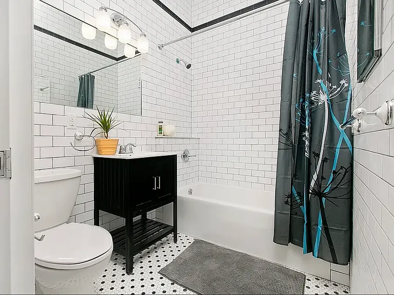 494 Seneca Ave #2 — Photo 4