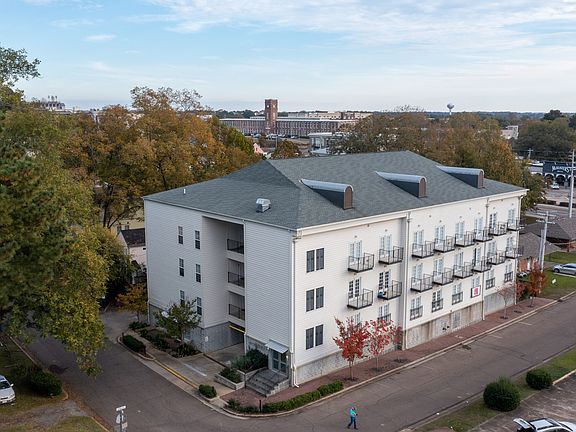2nd image of 94 Lummus Dr #201