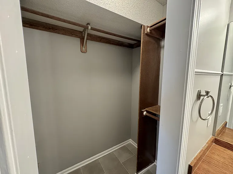 1412 SW Highland Dr — Photo 12