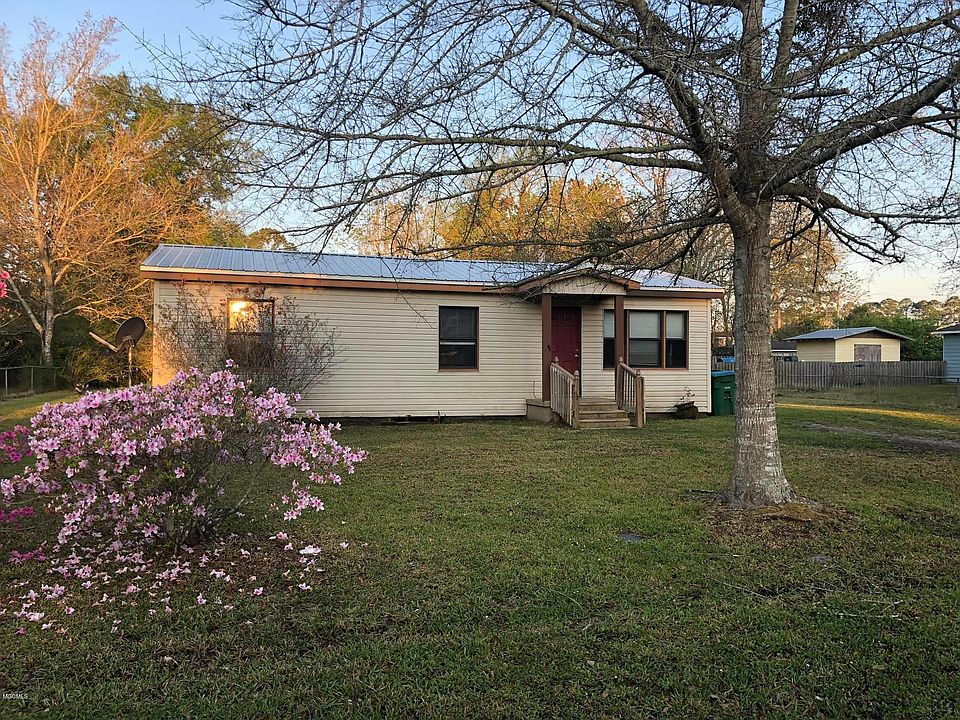 1st image of 4613 Carolyn Dr
