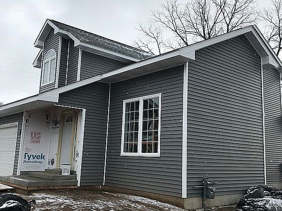 2nd image of 306 Goldenview Dr