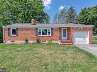 2762 Meadowbrook Blvd, York, PA 17406