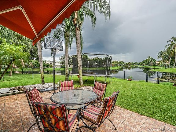 4th image of 2620 Oak Park Cir