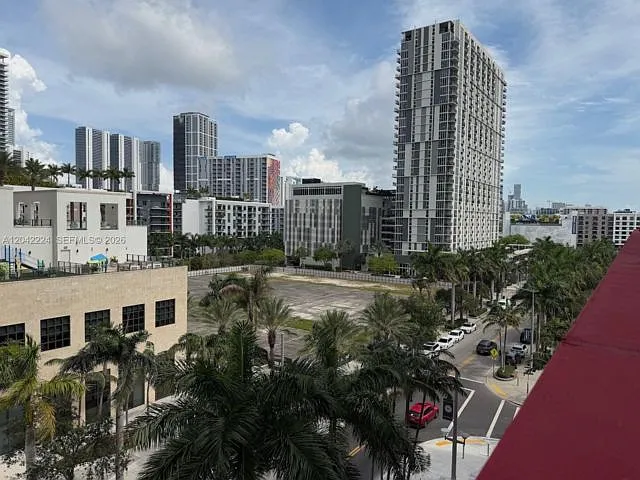 1 bed, 1.0 bath, $4,850 — Photo 3