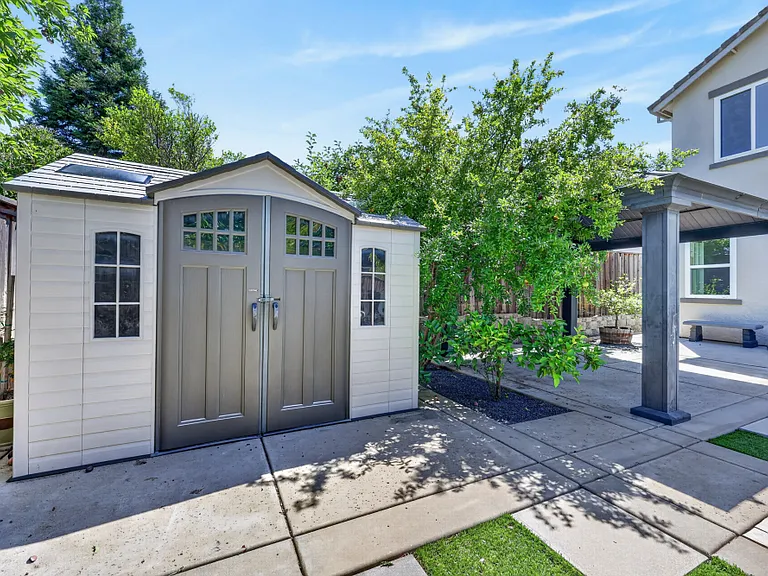 107 Lembi Dr — Photo 28