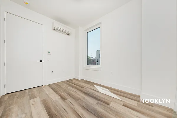 Rented by Nooklyn NYC LLC | media 17