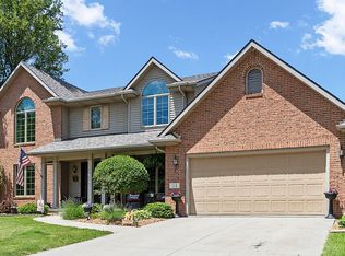 112 Deerfield Cir, Bryan, OH 43506