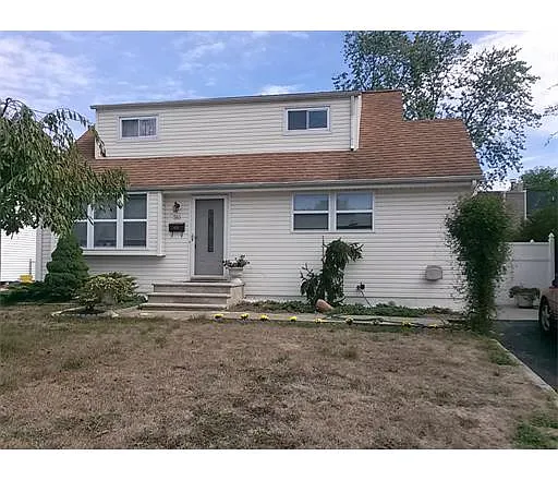 310 Austin Ave photo 1