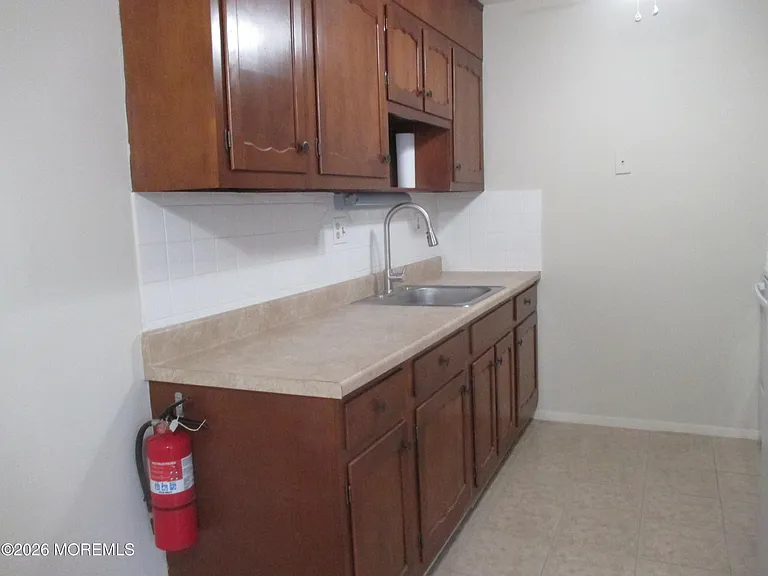 829A Balmoral Ct #1001 — Photo 6