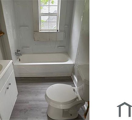 3rd image of 1421 Long Ave #2