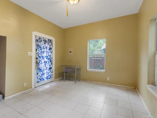 115 English Way, San Antonio, TX 78207