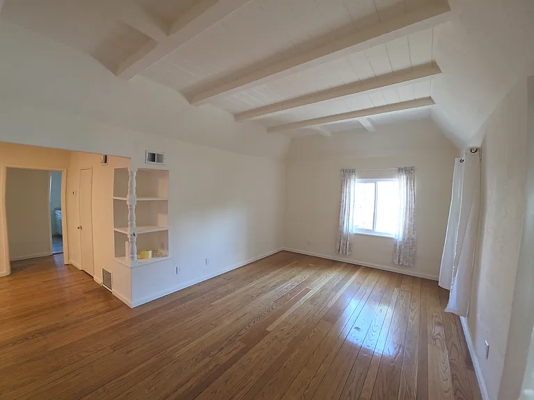 3009 Park Blvd #4 — Photo 2