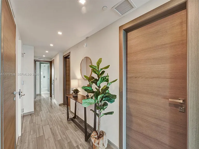 460 NE 28th St #1701 — Photo 28
