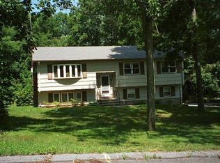 44 Ridgefield Rd, Shelton, CT 06484
