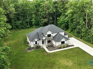 17404 Harley Woods Dr, Bowling Green, OH