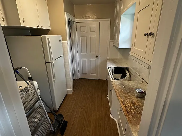 222 Blowers Ave — Photo 8