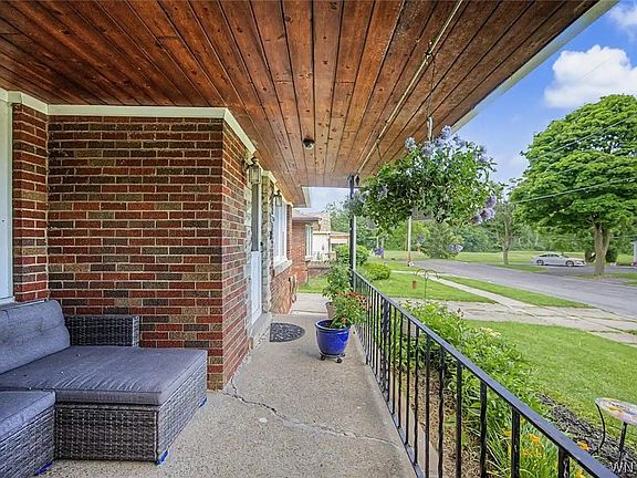 5th image of 3534 North Ave