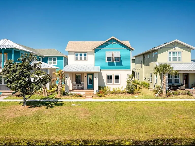 7070 Higgs Aly — Photo 31