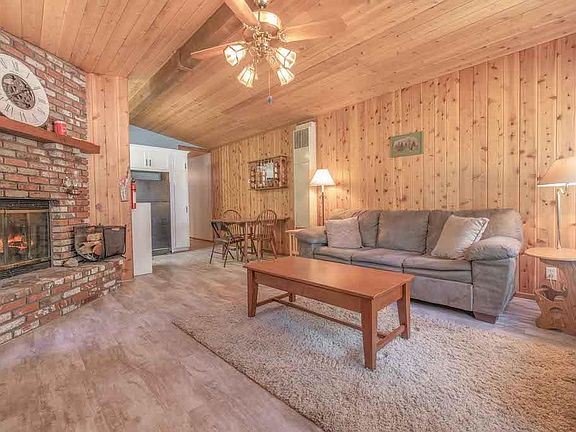 5th image of 802 Spruce Ln