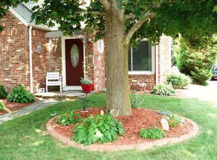 69 Miner Ave, Waterford, CT 06385