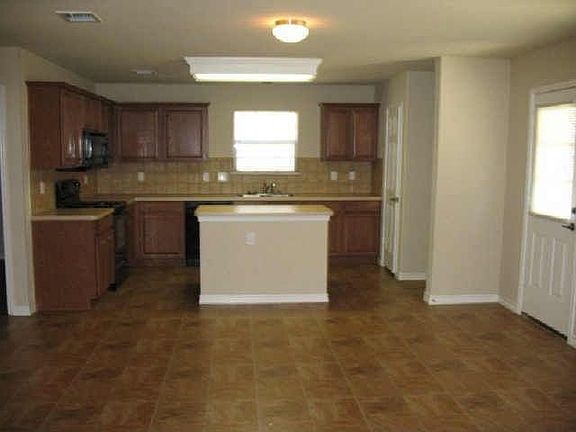 2nd image of 4638 Creekview Ln