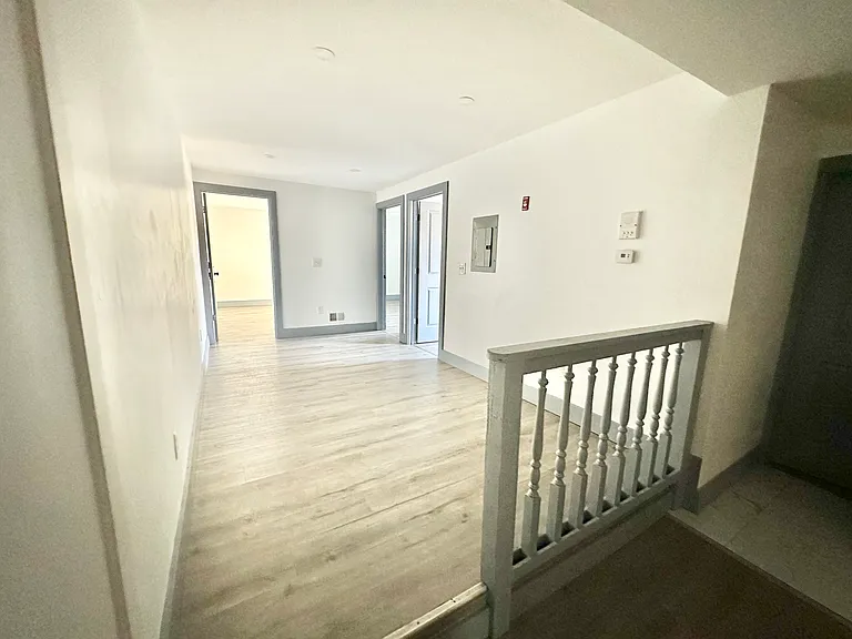 655 S 11th St #1R — Photo 7