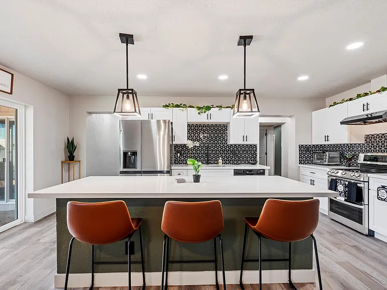 18056 N 23rd Ave #6 — Photo 14