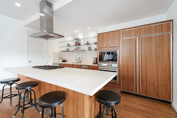 Rented by Compass | media 7