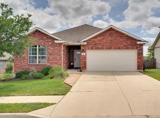 304 Golden Eagle Ln, Leander, TX 78641