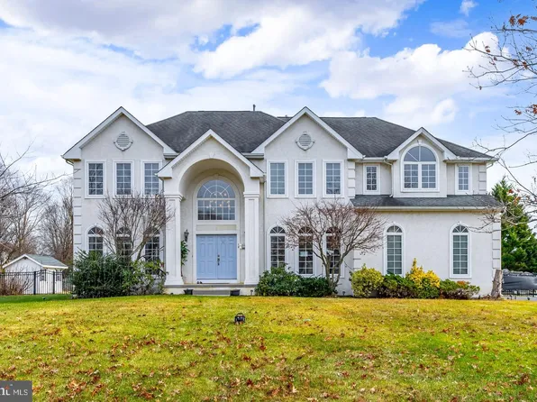 10 Morning Glory Cir, Mullica Hill, NJ 08062