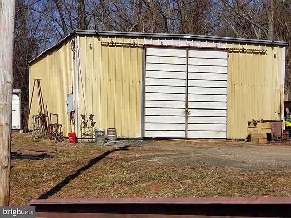 3rd image of 862 John Mosby Hwy
