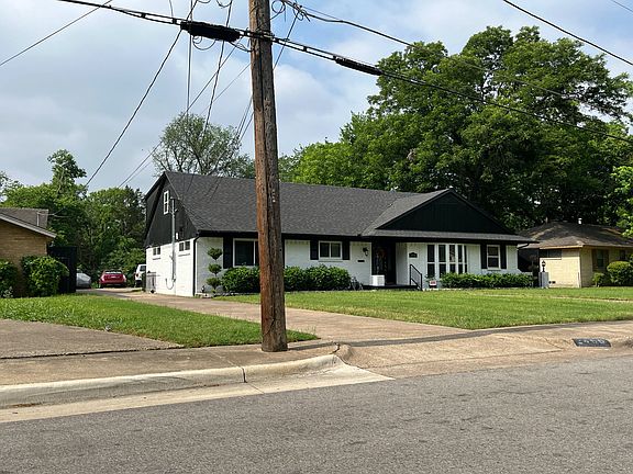 3rd image of 2466 Matland Dr
