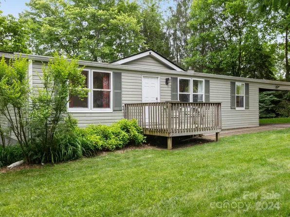 50 E Broadleaf Dr, Hendersonville, NC 28739