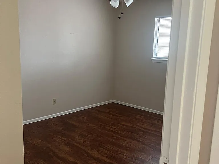 909 Castle Heights Dr #B — Photo 14