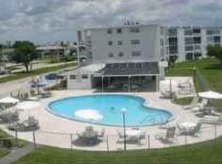 369 Wellington J, West Palm Beach, FL 33417