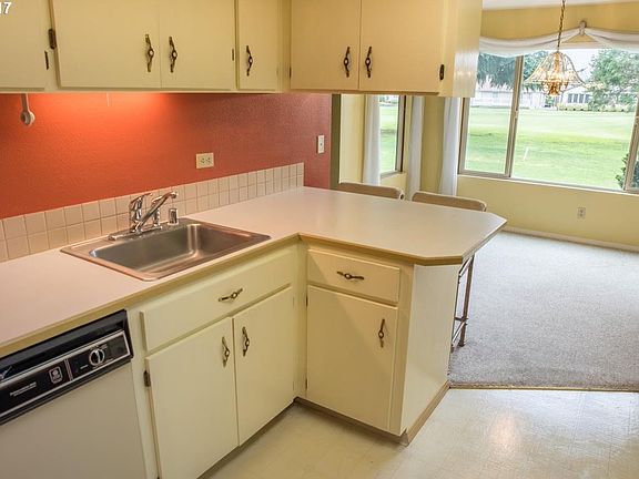 5th image of 2316 SE Baypoint Dr #L77