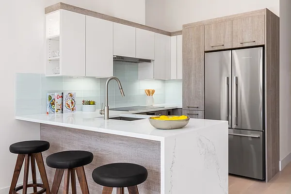 Sold by Compass | media 18