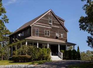 7 E Meadow Ln, Oak Bluffs, MA 02557