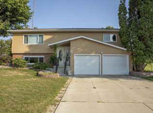 1469 Sunfield St, Sun Prairie, WI 53590