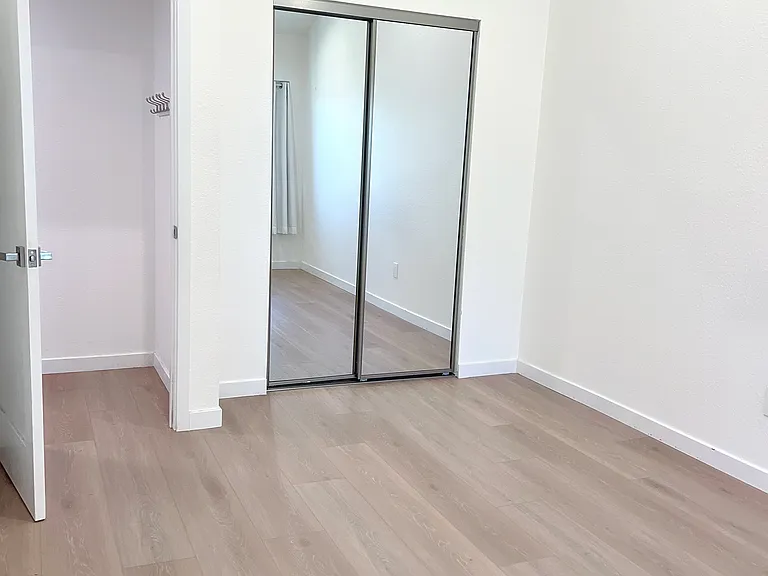 2135 N Fairview St — Photo 15