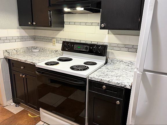 5th image of 1807 Georgia St