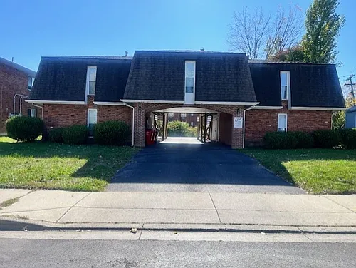 695 Riverview Photo 1