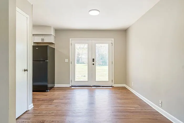 743 McPherson Dr — Photo 5
