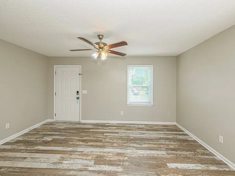 808 Hepplewhite Ct — Photo 3