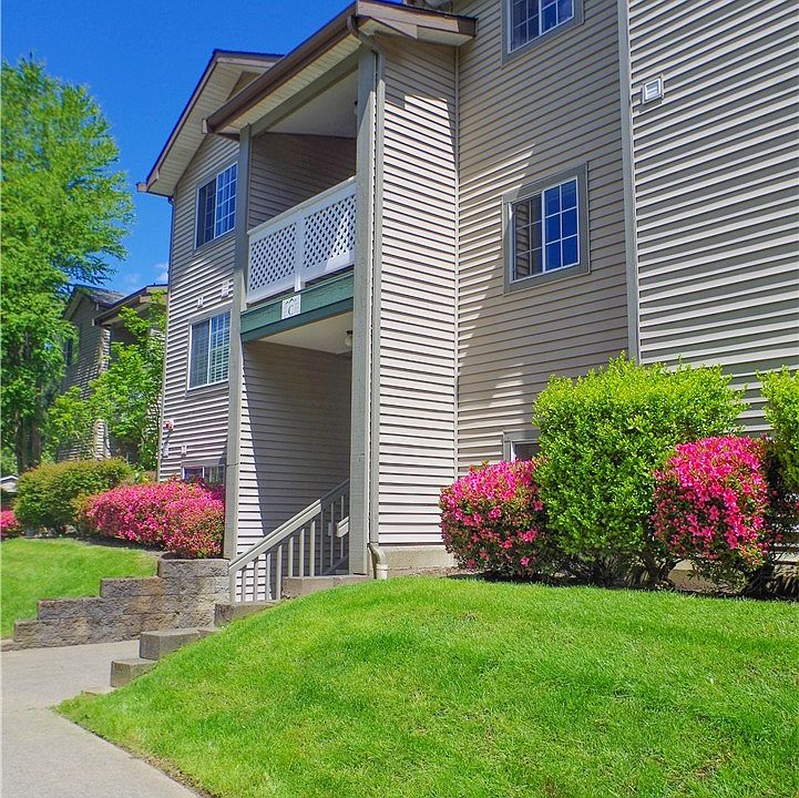 1st image of 250 NW Dogwood St APT C303