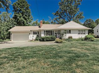 5503 Wilson Mills Rd, Highland Heights, OH 44143