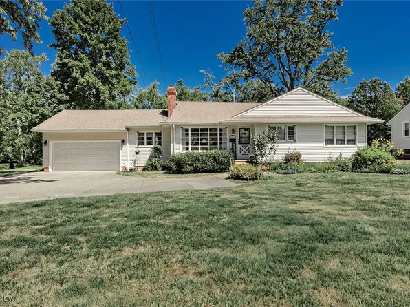 5503 Wilson Mills Rd, Highland Heights, OH 44143