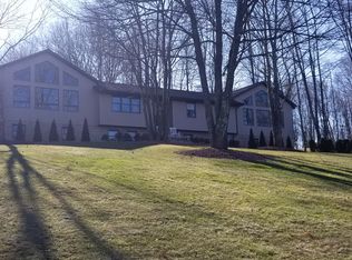 657 Fallecker Rd, Butler, PA 16002