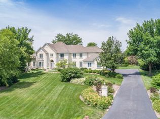 10N890 York Ln, Elgin, IL 60124