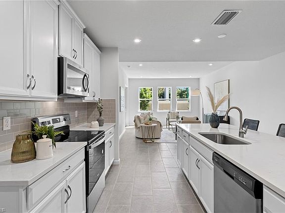 4th image of 4676 Arboretum Cir Unit 102